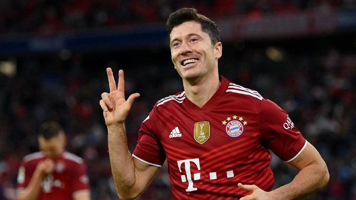Arsenal Santer Dikabrakan Melirik Stiker Bayern Munchen Robert Lewandowski