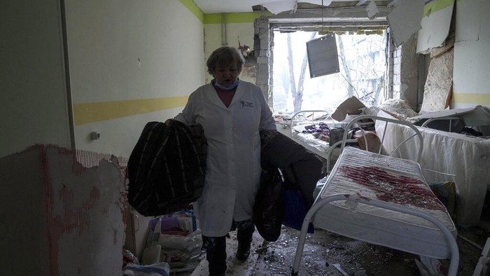 Ngeri! Rusia Serang Rumah Sakit Ibu dan Anak, Tiga Tewas