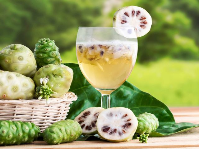 Bentuknya Unik, Ini 4 Manfaat Mengkudu untuk Kesehatan Tubuh