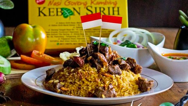Sensasi Tumpukan Nasi Goreng Kambing Kebon Sirih, Kuliner Malam di Kota Jakarta