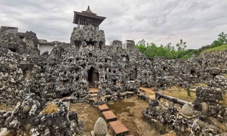 Gua Sunyaragi Jadi Destinasi Wisata Sejarah Baru di Cirebon