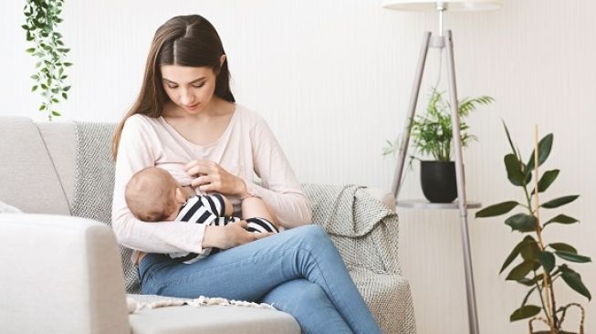 Dear Bunda… Ini Dampak Puasa Bagi Ibu Menyusui dan Bayi
