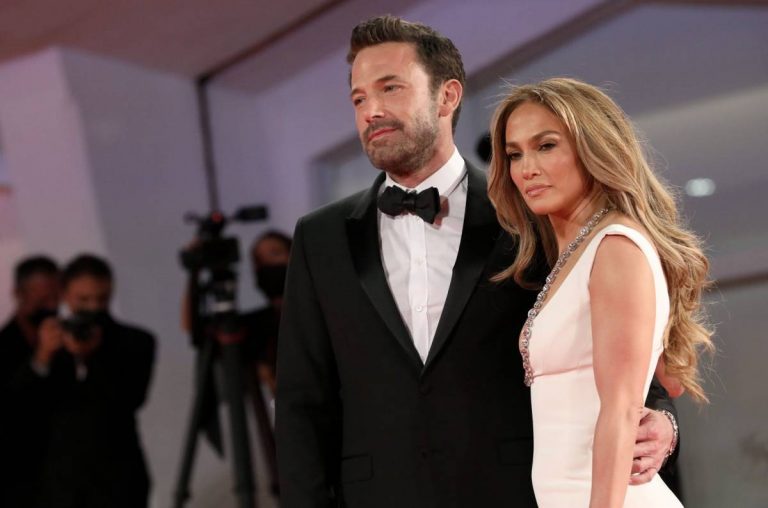Sempat Putus, Jennifer Lopez dan Ben Affleck Kembali Bertunangan