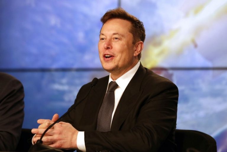 Elon Musk Bikin Bioskop Drive-in di Hollywood, Bayar Pakai Dodgecoin