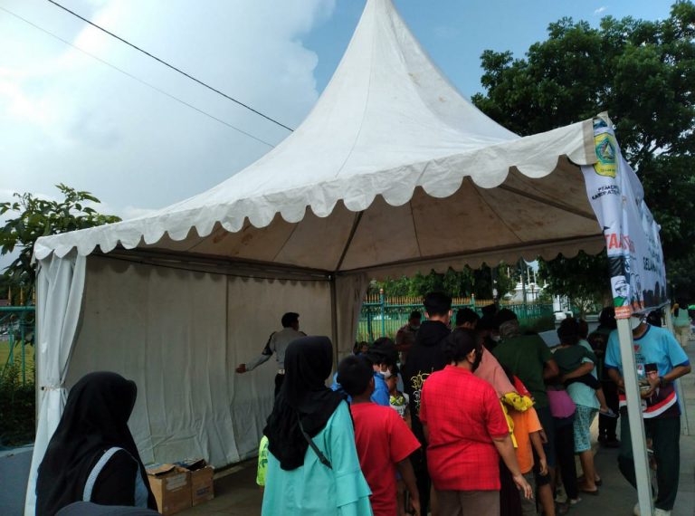 Ikuti Arahan Bupati, Sekretariat DPRD Kabupaten Bogor Bagikan 400 Paket Takjil Gratis