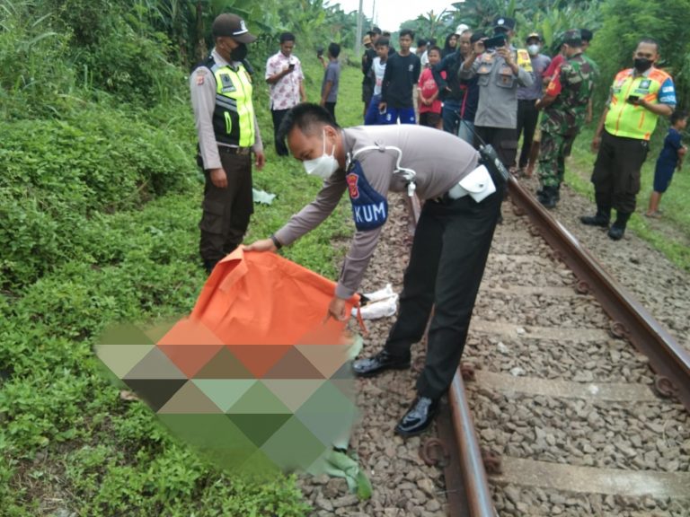 Tak Dengar Suara KRL, Pria Tanpa Identitas Tewas Tertabrak Kereta