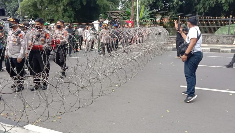 Jalan Arah Istana Bogor Sudah Bisa Dilalui Kendaraan Usai Demo Mahasiswa