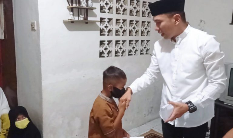 DPD Golkar Kota Bogor Santuni Anak Yatim di Kampung Pada Jaya Babakan Pasar
