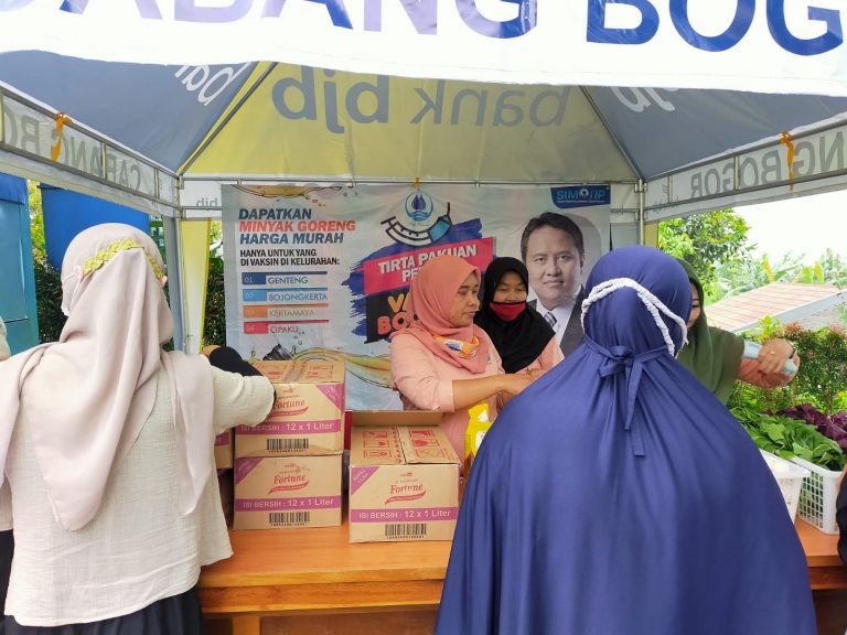 Vaksin di Bojongkerta Bogor Dapat Minyak Goreng dan Telur