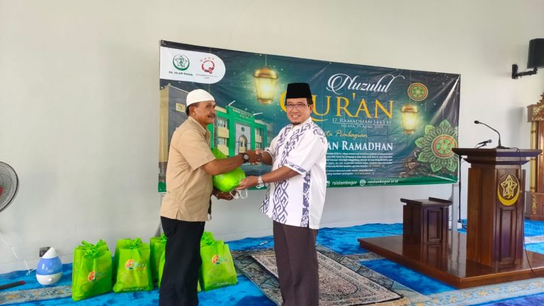 Peringati Nuzulul Qur’an, RS Islam Bagikan 300 Paket Bingkisan Ramadhan