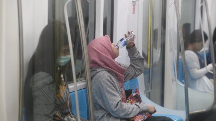 Aturan Baru: KRL dan MRT Izinkan Penumpang Berbuka Puasa di Dalam Kereta Selama Ramadan