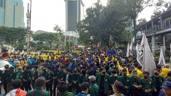 Belasan Pemuda Bogor yang Ikut Demo BEM SI Digeledah Petugas