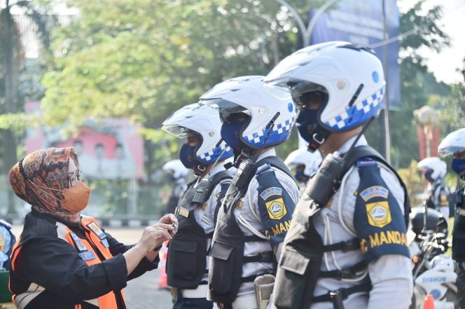 
 Bupati Bogor, Ade Yasin meresmikan Tim Unit Reaksi Cepat (URC) Mandala, Dinas Perhubungan Kabupaten Bogor, di Lapangan Tegar Beriman, Cibinong. (pemkab.bogor/Bogordaily.net)