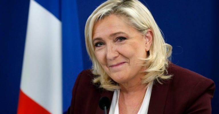 Larang Muslim Berjilbab, Marine Le Pen Kalah Pilpres Prancis