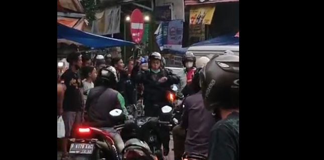 Detik-detik Polisi Letuskan Senjata Bubarkan Geng Motor Bogor
