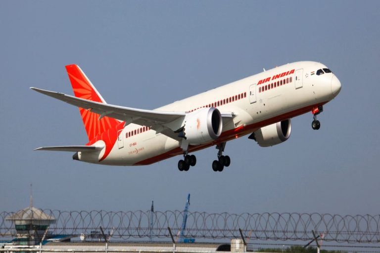 Bawa Penumpang Covid-19, Hong Kong Larang Air India Masuk Hingga 24 April