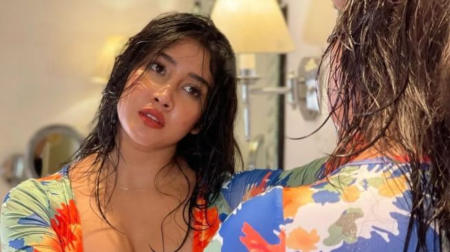 Terlalu Sexy, Instagram Hapus Akun Sofia Ansari