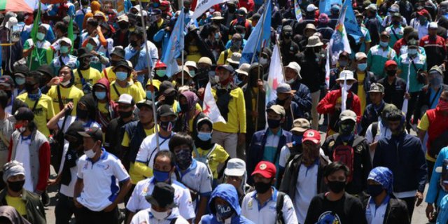 Peringati 24 Tahun Reformasi, Massa Demo Pilih Istana Negara