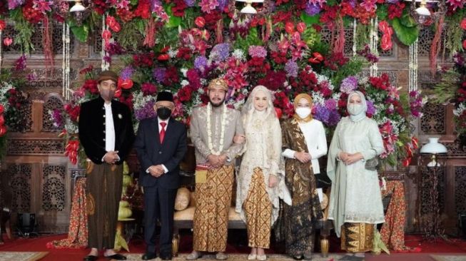 Sah Suami Istri, Serba-Serbi Pernikahan Adik Jokowi dengan Ketua MK