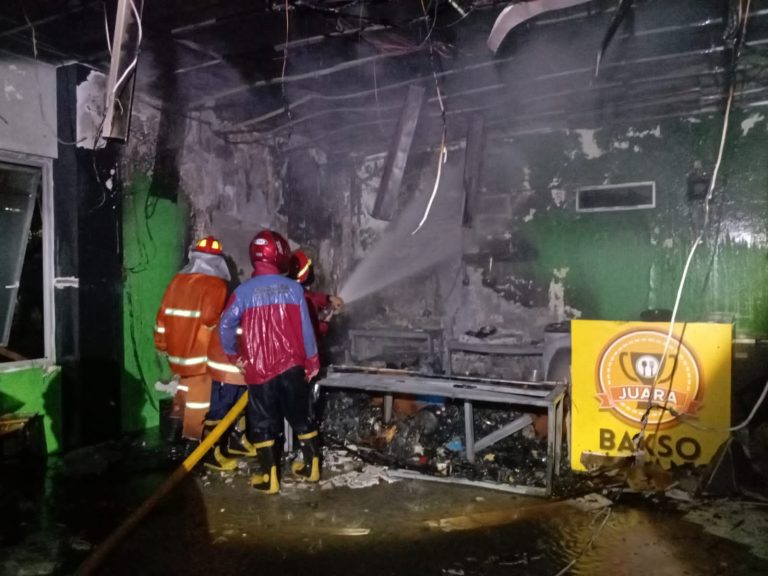 Kedai Bakso Malang di BNR Bogor Terbakar, Customer Sedang Makan Langsung Kocar-kacir
