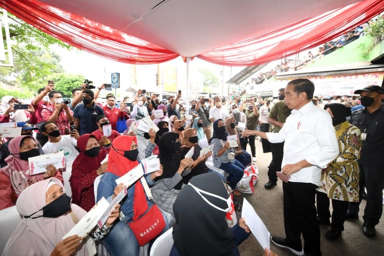Curhat Pedagang Pasar Cibinong Usai Dapat Bantuan dari Jokowi