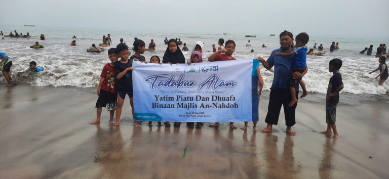 YBM Peduli dan Majelis Taklim An Nahdoh Ajak Yatim dan Duafa Tadabbur Alam