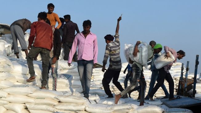 Tembok Pabrik Garam Runtuh di India Tewaskan 12 Orang