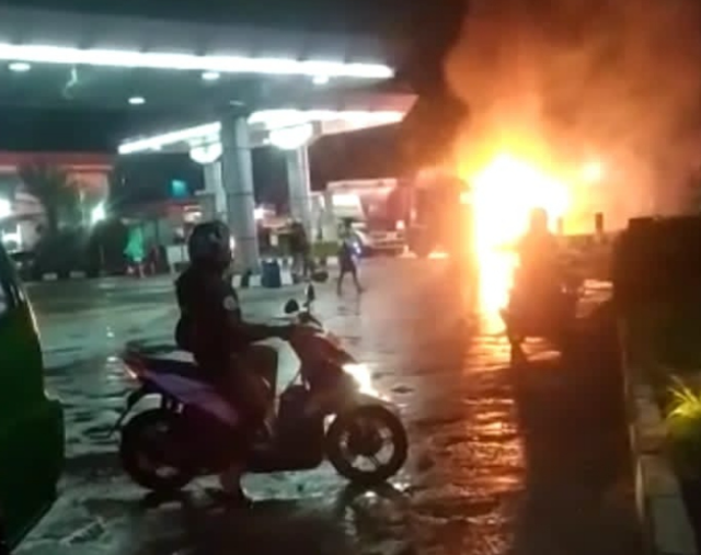 Video Kebakaran SPBU Cibolang Sukabumi Saat Malam Takbiran