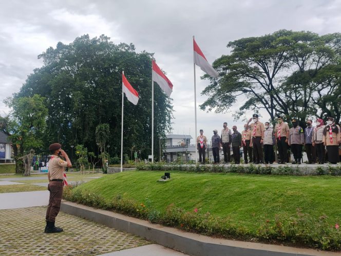 
 Kwarcab Pramuka Kota Bogor mengerahkan 40 anggota untuk membantu pemerintah daerah dalam pengamanan lalu lintas arus mudik lebaran 2022 hingga percepatan vaksinasi booster di Kota Bogor. (pemkot.bogor/Bogordaily.net)