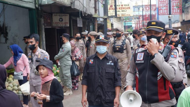 Satpol PP Kota Bogor Tertibkan PKL di Jalan Pedati