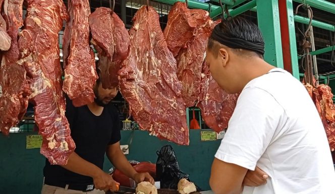 
 Daging Sapi di Perumda Pasar Tohaga Bebas PMK. (Heri/Bogordaily.net)