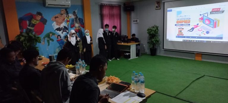 Siswi SMK Negeri Bogor Puaskan Guru dan Penguji Demi Lulus Tugas Akhir