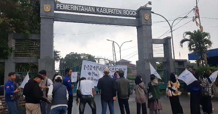 Momentum Hari Kebangkitan Nasional, FMB Geruduk Kantor Pemkab Bogor