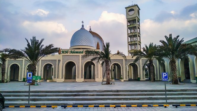 
 Masjid KH Ahmad Dahlan Gresik. (Xiaomi Community/Bogordaily.net)