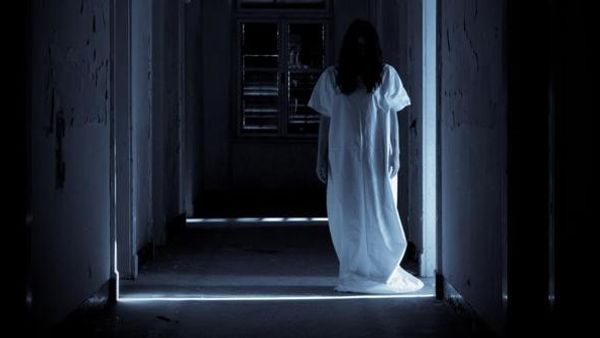 
 Hantu Perempuan Ini Kerap  Muncul di CCTV Kampus. (djawanews/Bogordaily.net)