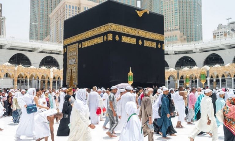 Tips Stamina Jamaah Haji Terjaga di Tengah Cuaca Ekstrem Arab Saudi