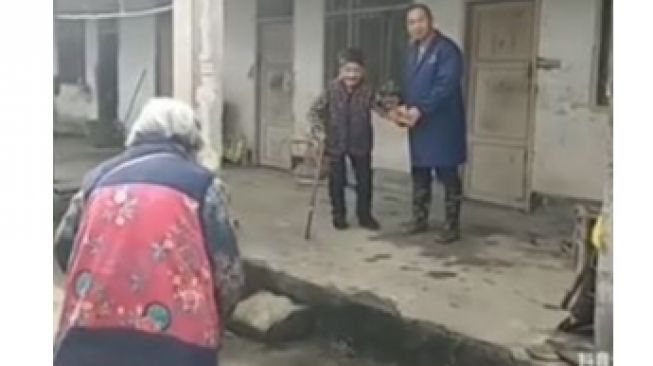 Video Haru dari China, Anak 80 Tahun Bertemu Ibu 102 Tahun
