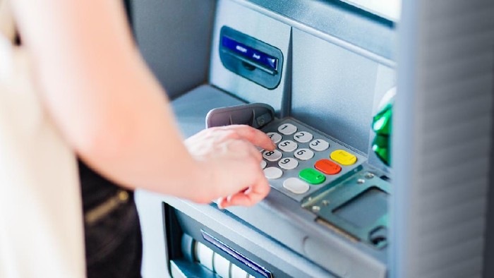 Lakukan Hal Ini Jika Tarik Tunai Uang ATM Tak Keluar
