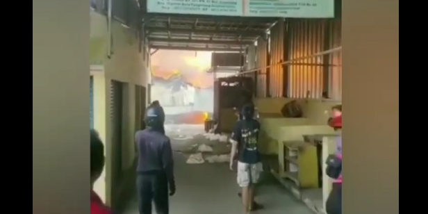 Detik-detik Kebakaran Pasar Ciputat Tangsel, Ratusan Lapak Hangus