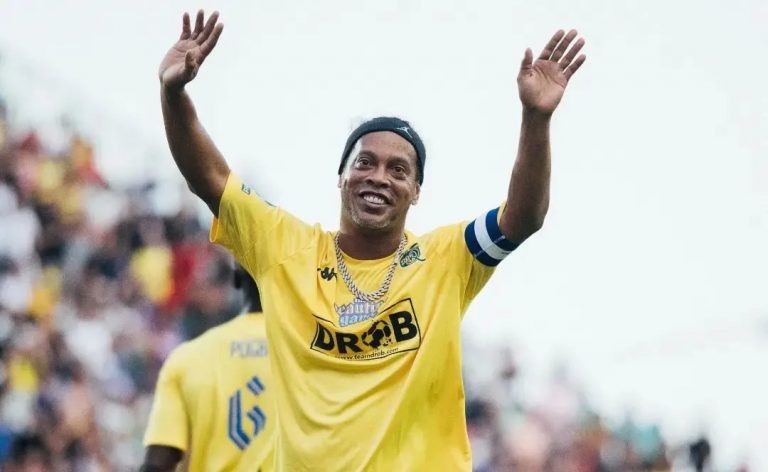 Laga Trofeo di Stadion Malang, Ini Harga Tiket Ronaldinho saat Berlaga Bersama RANS