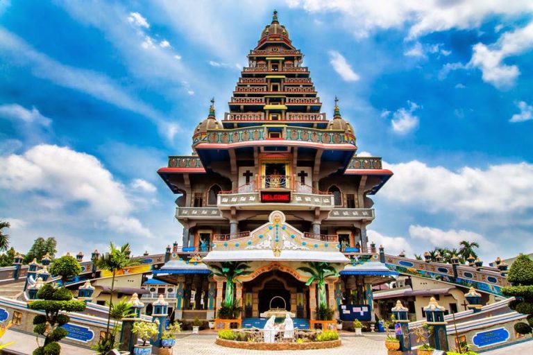 Inilah 5 Gereja dengan Arsitektur Unik di Indonesia, Ada yang Jadi Wisata Rohani