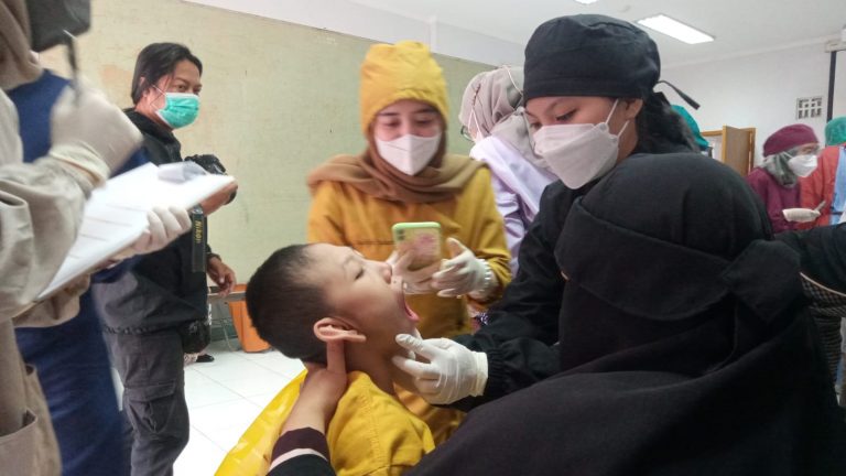 Yayasan Difable Action Indonesia Periksa Gigi dan Mulut Penyandang Cerebral Palsy