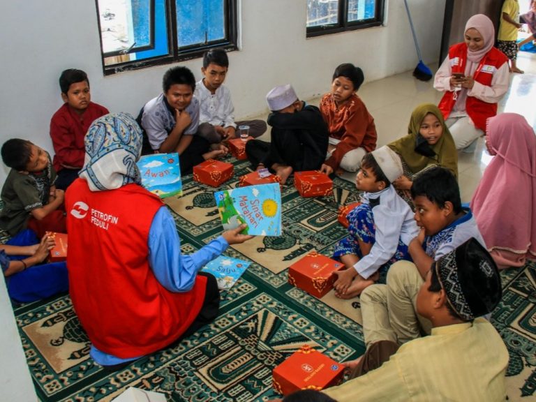 Wujud Kepedulian Terhadap Pendidikan dan Rangkaian HUT Perusahaan, Elnusa Petrofin Luncurkan Pojok Baca untuk Anak-anak di Bantar Gebang