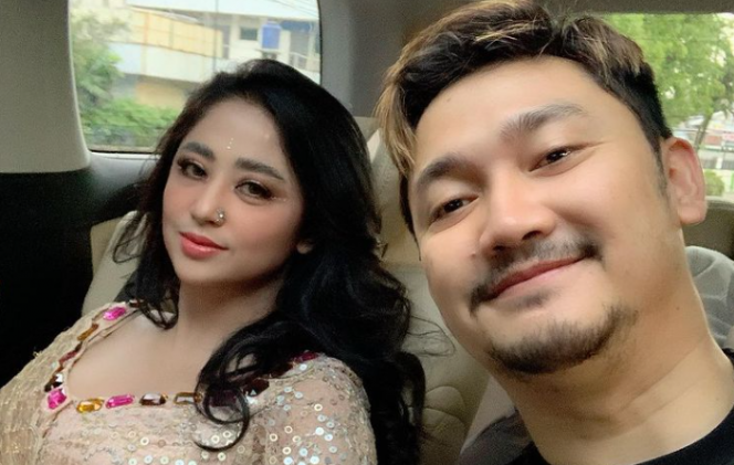 
 Dewi Perssik dan Angga Wijaya. (Instagram/@anggawijaya88/Bogordaily.net)