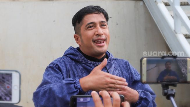 Gara-Gara Keripik Pedas, Irfan Hakim Dilarikan ke Rumah Sakit
