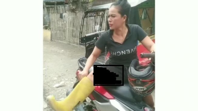 Viral Bikin Konten Ditilang Polisi Karena Pakai Sandal Jepit, Emak-Emak Ditangkap