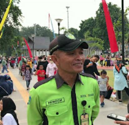 Cerita Heno, Park Ranger Taman Alun-alun Kota Bogor Saat Bertugas