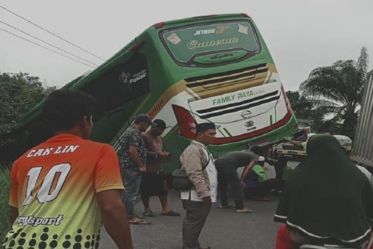 Innalillahi, Bus Pengangkut Rombongan Calon Jamaah Haji Asal Merangin Kecelakaan