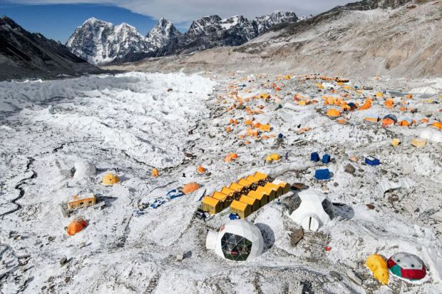 Urine Manusia Sebabkan Base Camp Gunung Everest Semakin Mencair