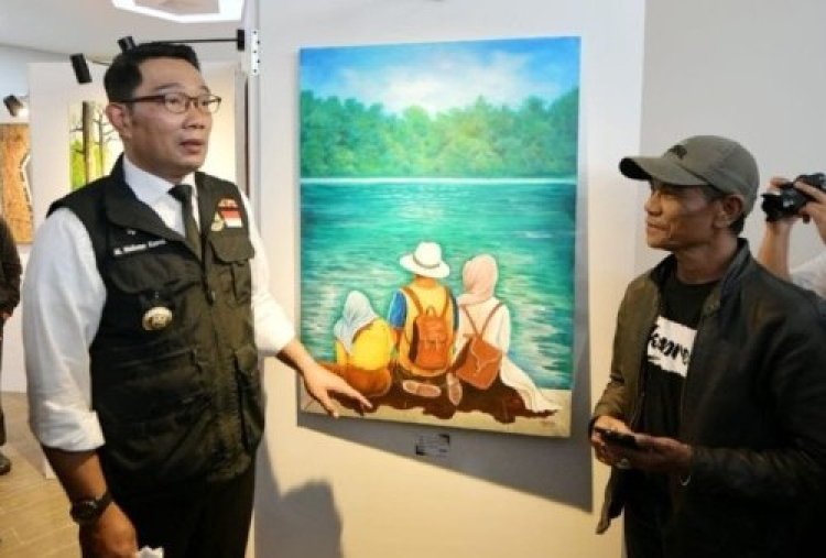 Resmikan Gedung Creative Center Sumedang, Ridwan Kamil Beli Lukisan Sungai Aare